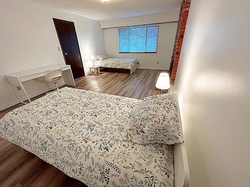 Private Room for 1, Vancouver, Near Skytrain, 31 October 2