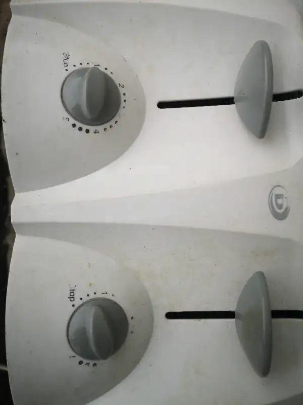 4-slices Toaster in Toasters & Toaster Ovens in City of Toronto - Image 4