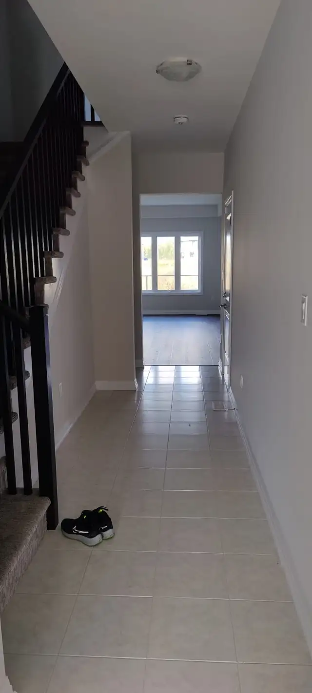 2 Bed 1 Bath - Townhouse in Room Rentals & Roommates in St. Catharines - Image 3
