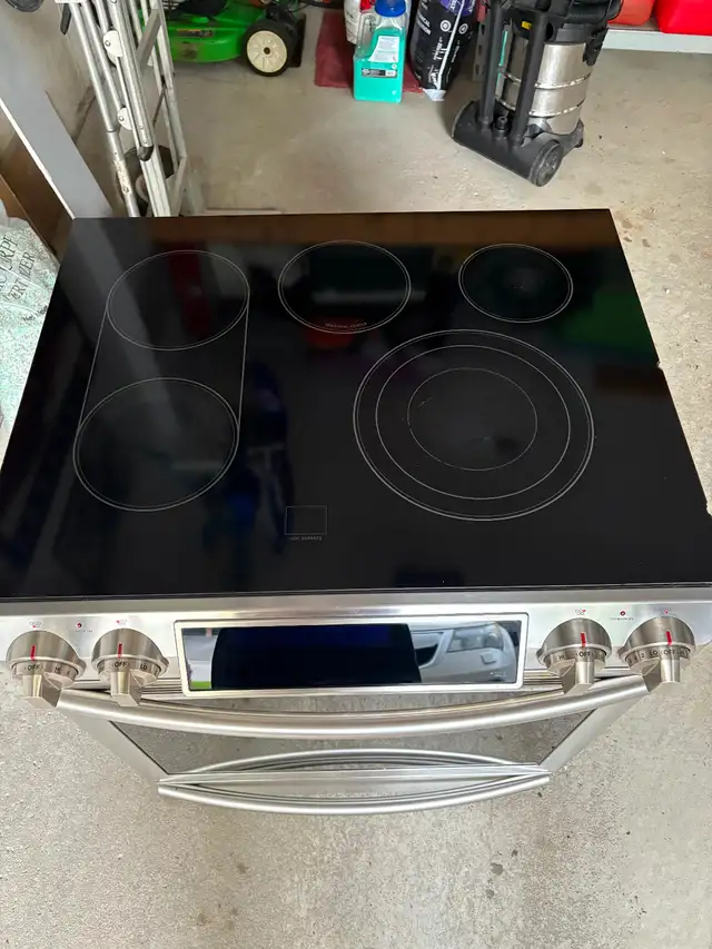Samsung range stove in Stoves, Ovens & Ranges in Markham / York Region - Image 3