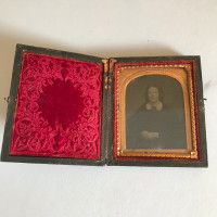 Antique Small Tintype Woman in Mourning w Large Brooch in Case