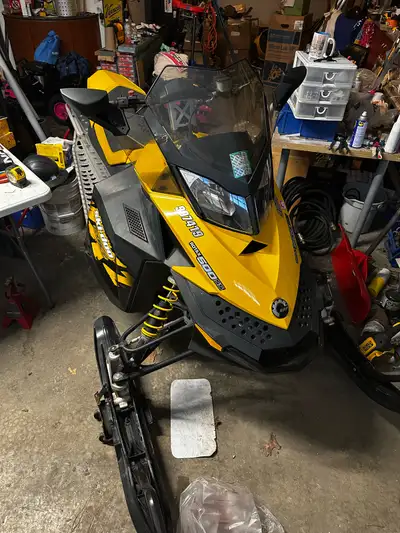 I have for sale a 2009 skidoo mxz 500ss(600carb)(cheap insurance) Sled is in really good shape was r...