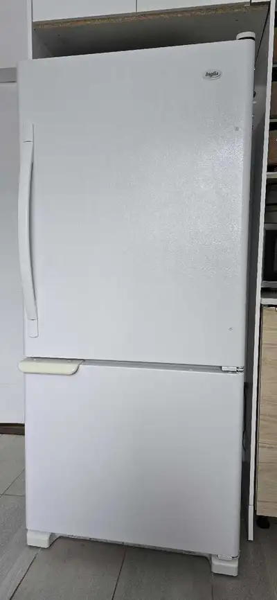 Refrigerateur/ Refrigerator 30" INGLIS, View more