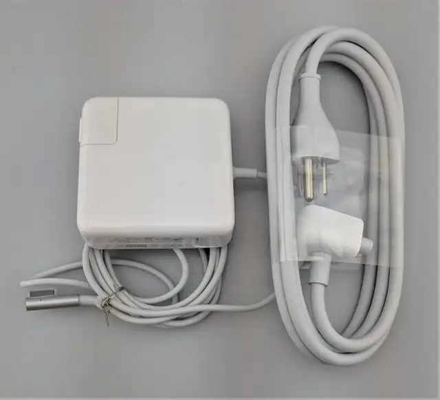 Apple 60W MagSafe Power Adapter in Laptop Accessories in Oakville / Halton Region - Image 3