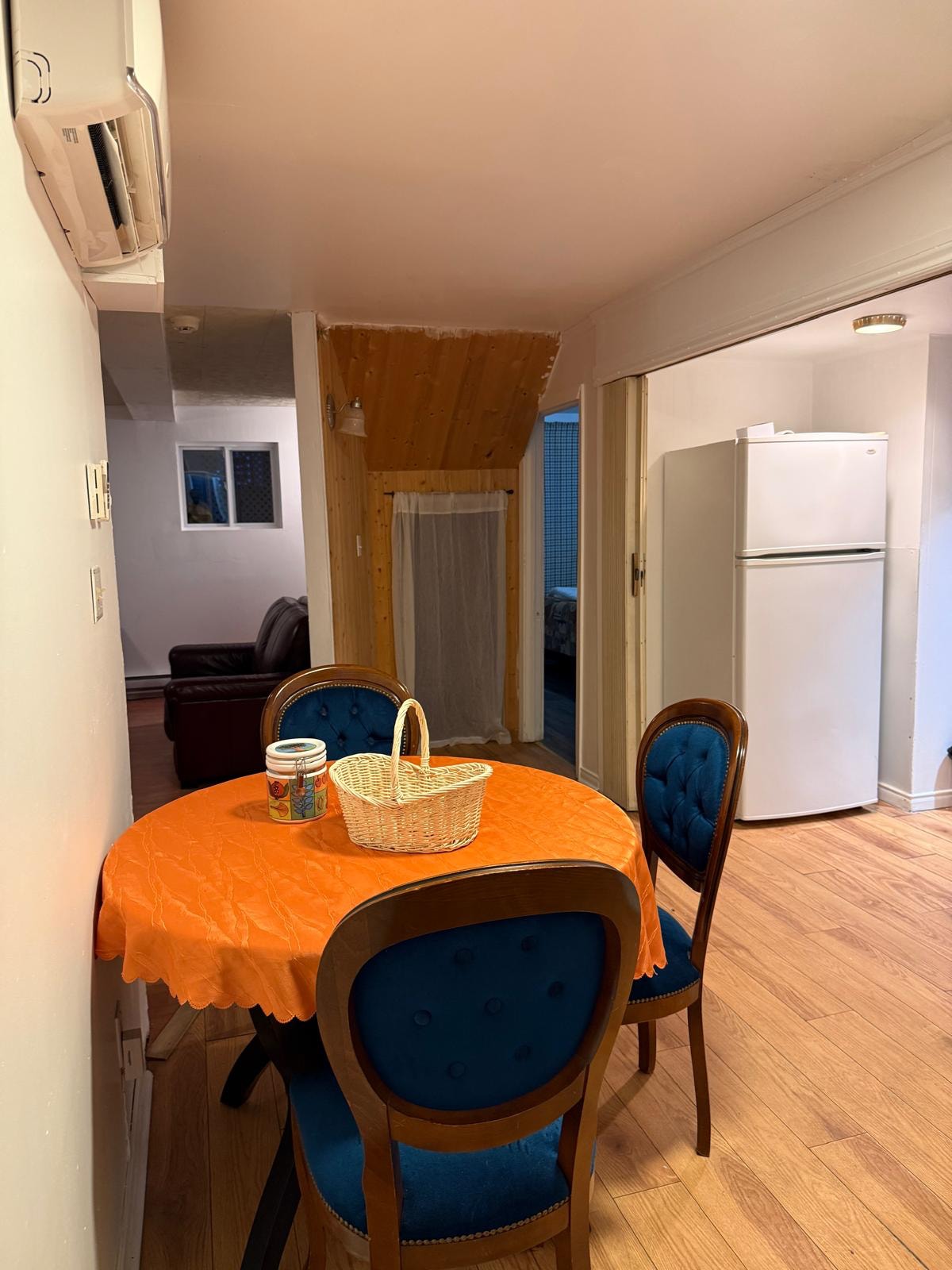 CHAMBRES MEUBLÉES TOUT INCLUS À LOUER – VILLE SAINT-LAURENT — photo 2