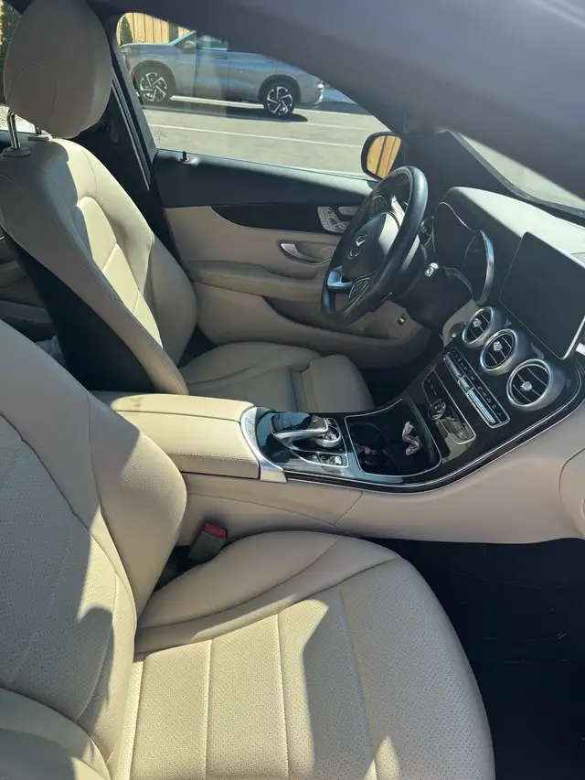 2015 Mercedes c-300 75,000KM in Cars & Trucks in Abbotsford - Image 9