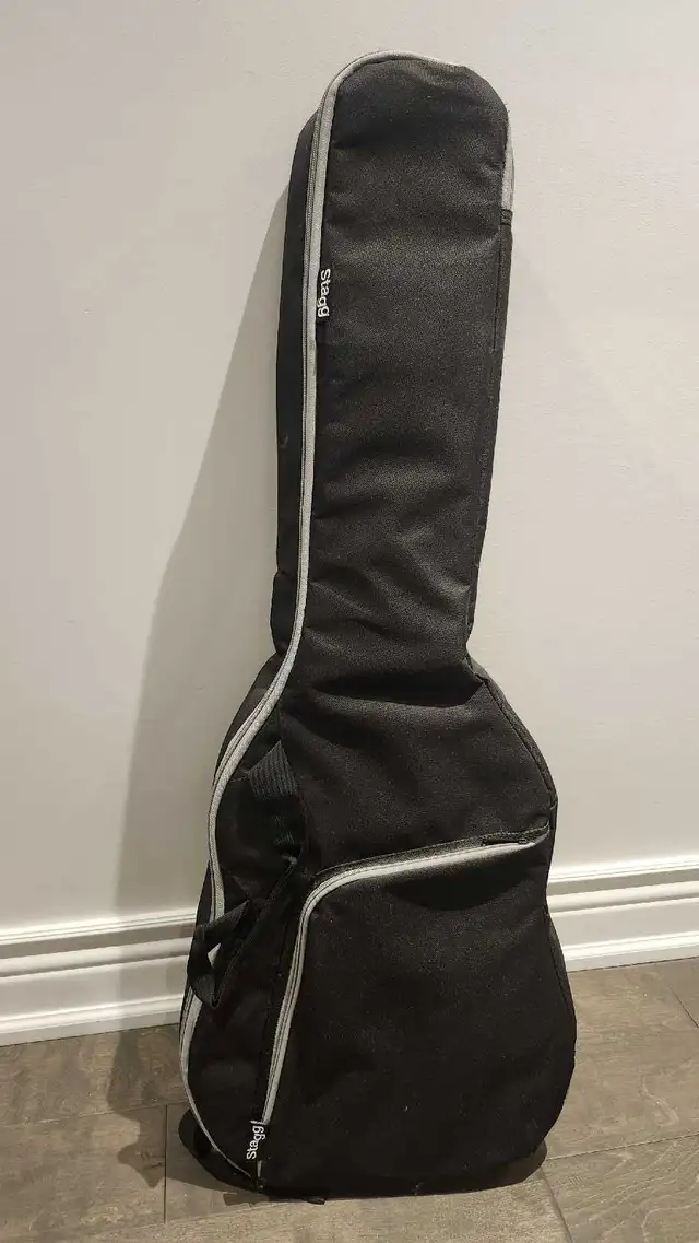 Stagg padded nylon bag for 3/4 classical guitar in Guitars in Markham / York Region - Image 2