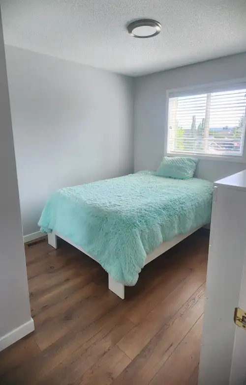 **Location:** Tuscany Dr. NW, Calgary We are looking to fill one more room in our beautiful, fully f...