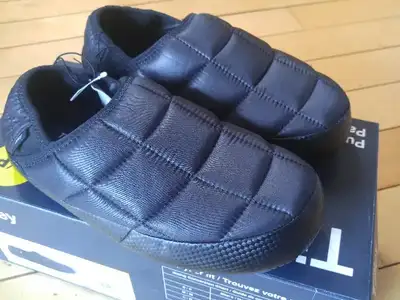 Slippers, Tilley, Ladies Small, fits 7 - 7 1/2 - BN - $12.00, View more