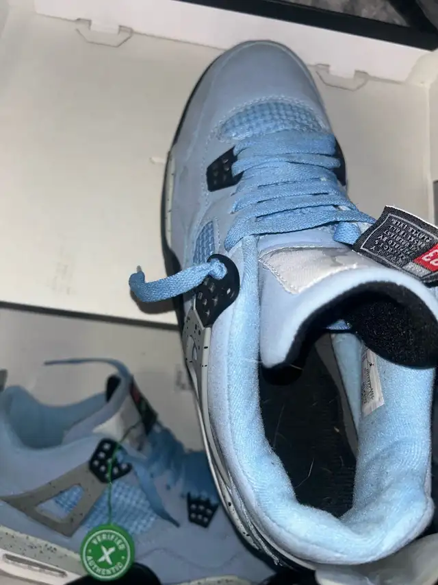 Air Jordan 4 Retro in Men's Shoes in Oakville / Halton Region - Image 3