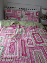 Pottery Barn Kids Katie Patchwork Twin quilt with 2 Shams