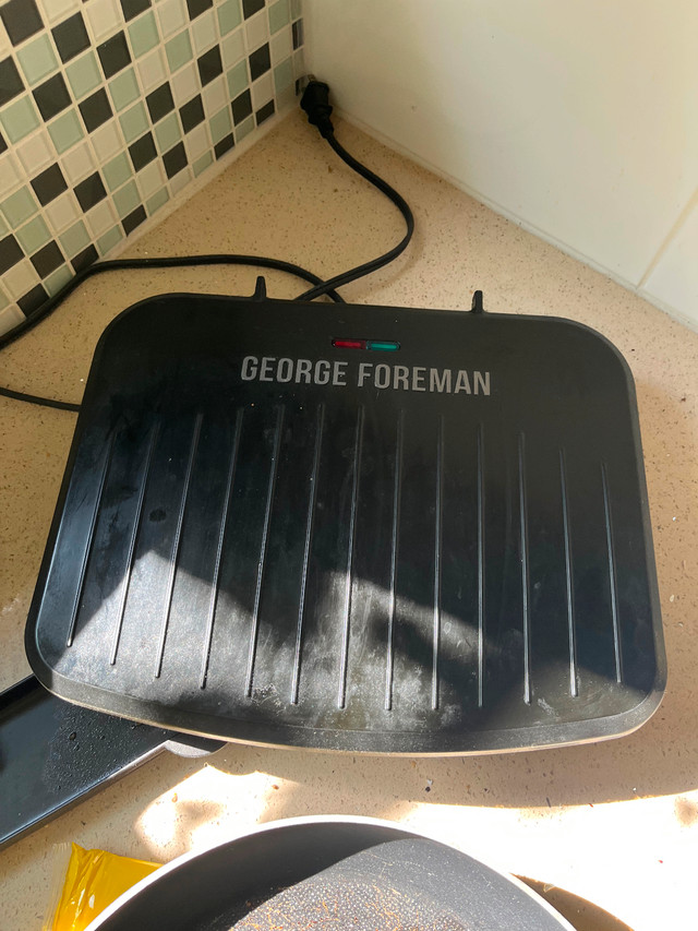 George Foreman Grill 4 Sale in Microwaves & Cookers in Strathcona County - Image 2