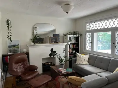 2 bedroom top floor apartment for rent in Hintonburg