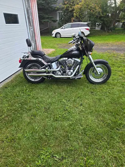 2009 fatboy 1584 stage1,système audioharley,dossier +sacoche +windshield Quick attache, muffler et p...