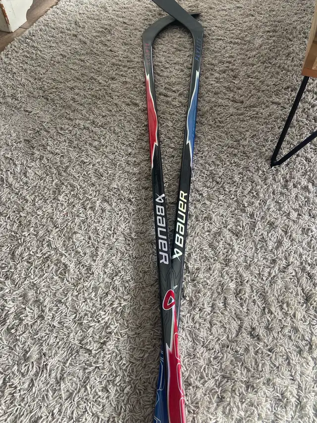 Bauer Flylite - Intermediate  in Hockey in Kitchener / Waterloo - Image 2