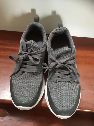 Men walking shoes size 7, View more