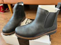 Brand New Size 10 Blackwell Boots