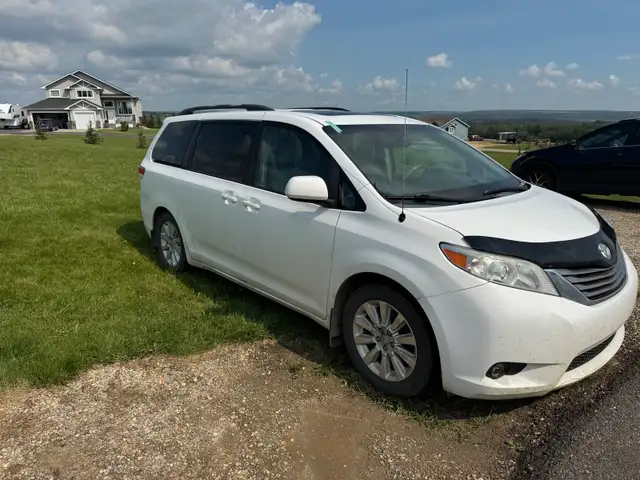 2012 sienna xle 
