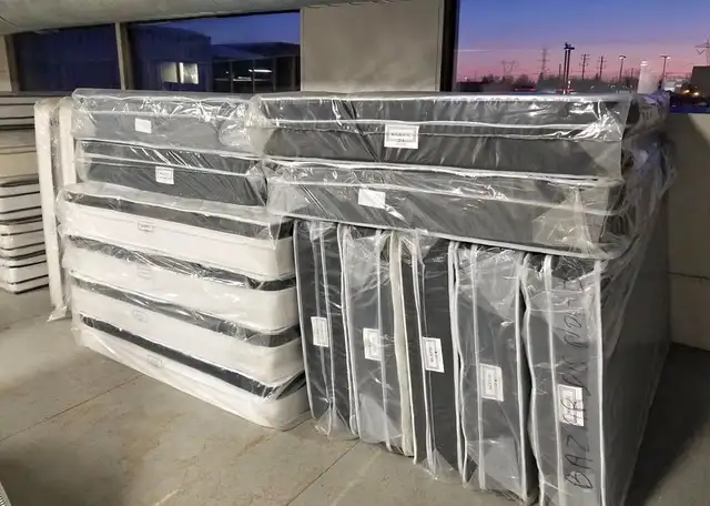 MATELAS SIMPLE.MATELAS DOUBLE,MATELAS QUEEN,MATELAS KING in Beds & Mattresses in Longueuil / South Shore - Image 4