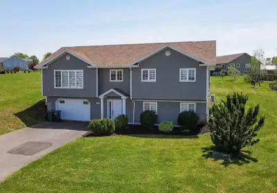 Beautiful house for rent located in Stratford, PEI that comes fully furnished and all utilities incl...