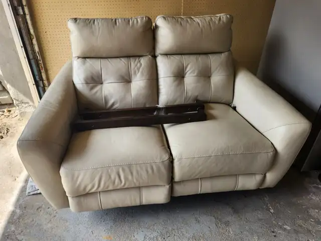 Causeuse en cuir 2 places – Confort haut de gamme in Couches & Futons in Laval / North Shore - Image 2