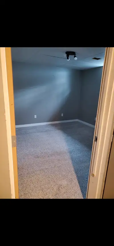 1 bedroom basement for rent