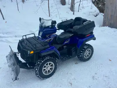 Polaris Sportsman Touring 2009 bien équipé et en très bonne condition avec seulement 300 hres au com...
