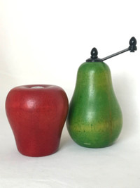 Vintage Wooden Salt Shaker Pepper Grinder Red Apple Green Pepper