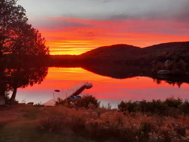 Chalet bord de l eau in Quebec in Canada - Image 3