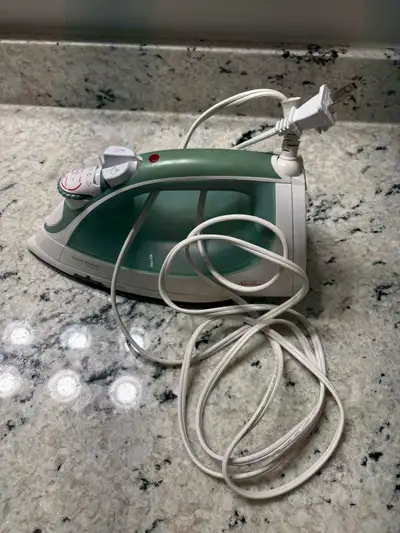 Proctor Silex Steam Iron in great used condition, View more