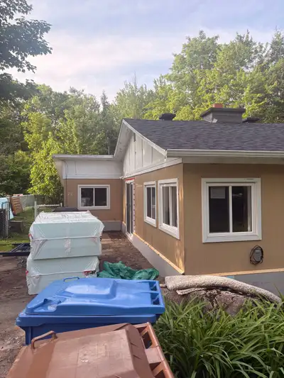 Maison à louer 1er juillet ou avant. Petite maison 31/2 qui est fraîchement rénovée, idéal pour pers...