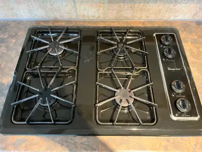 This is a used Maytag gas cook top, perfect for any kitchen looking for reliable performance! It fea...