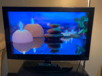 Used 32” Samsung LN32D450 LCD TV with HDMI for Sale