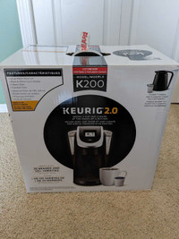 Keurig 2.0 K200 single cup coffee maker 