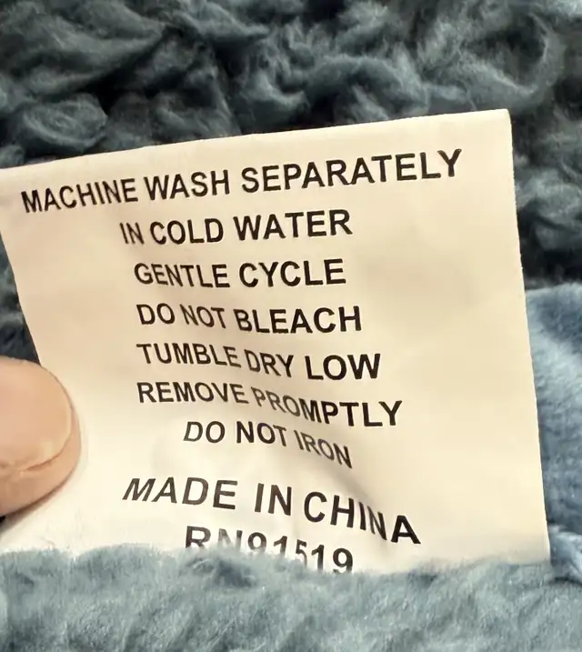 Woolrich Burlington Berber Blanket in Bedding in Ottawa - Image 4