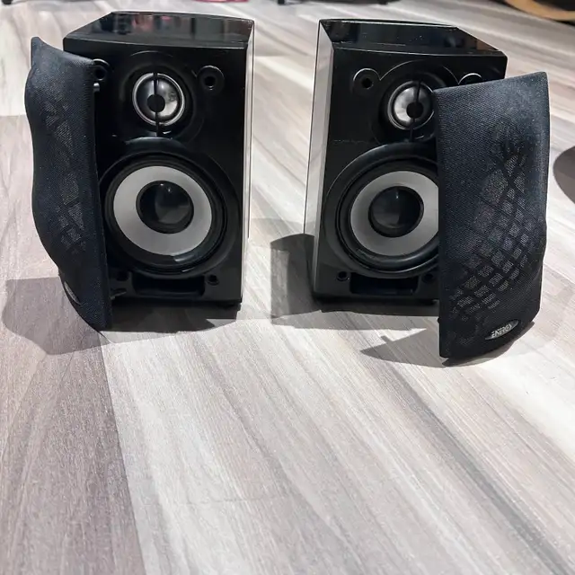 Energy Take 5.2 HB-1 Speakers in General Electronics in Markham / York Region - Image 2