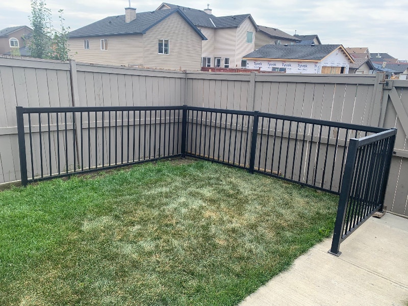 Black Aluminum Deck Railing (Around 27.5 Feet) Decks & Fences