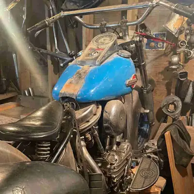 74ci , hand shift, foot clutch, stock barrels & tanks. Everything here to complete. Also have variou...