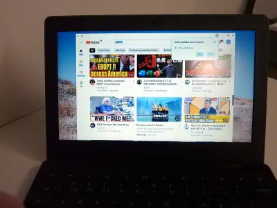 Asus Chromebook - model C204E /11.6 "display, it likes brand new, View more