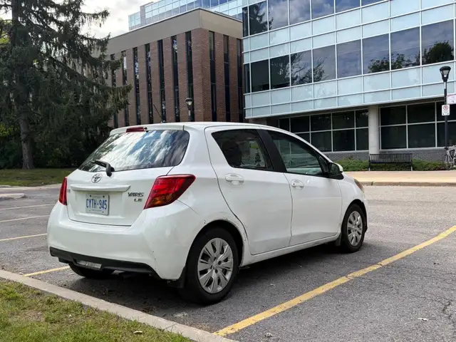 2015 Yaris LE557469074278983683