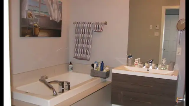 Très grand 41/2 const. 2015.  Condo pour Gens 50 Ans et plus.