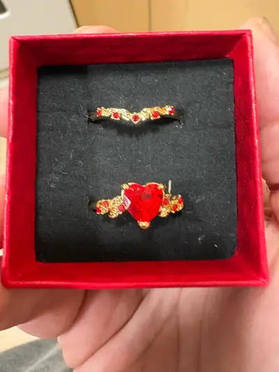 Red Heart Ring Set Size 9 Comes with box Pickup northside