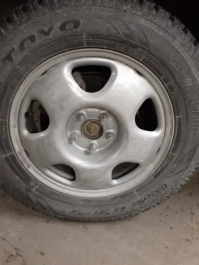 Complete winter tire and rim set for Honda CR‑V and other 5×114.3 SUVs Tires: Toyo Observe GSi‑5, si...
