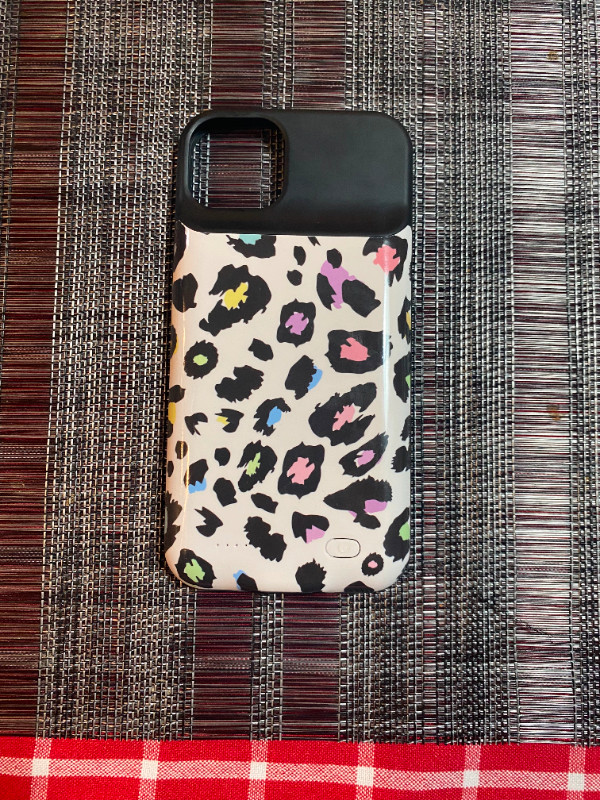 Rainbow Leopard Ultra Battery Case for Iphone 15 Plus in Cell Phone Accessories in Kitchener / Waterloo - Image 2