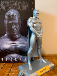 Superman Kingdom Come statue