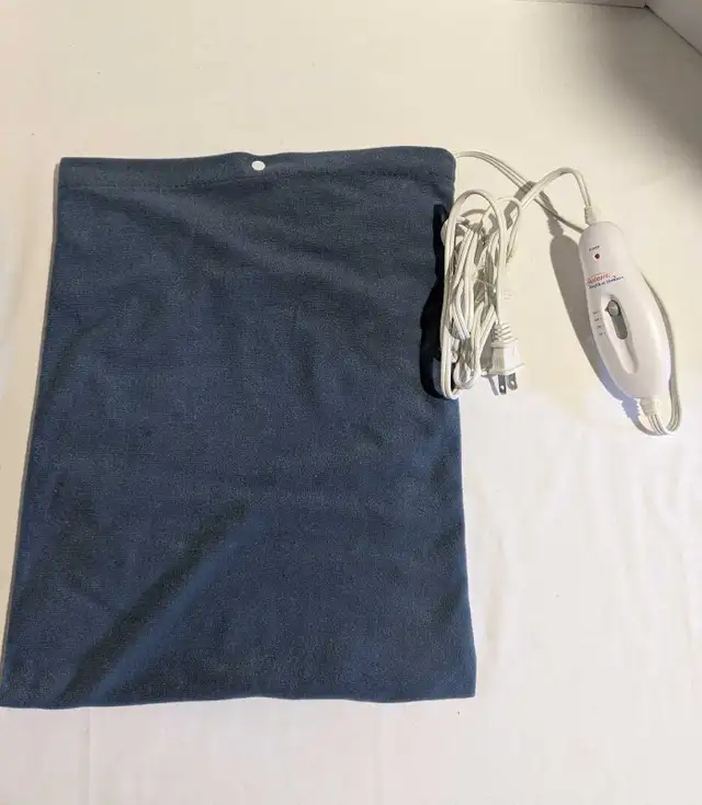 Sunbeam Heating Pad 12 x 16 inches Works in Health & Special Needs in Charlottetown - Image 7