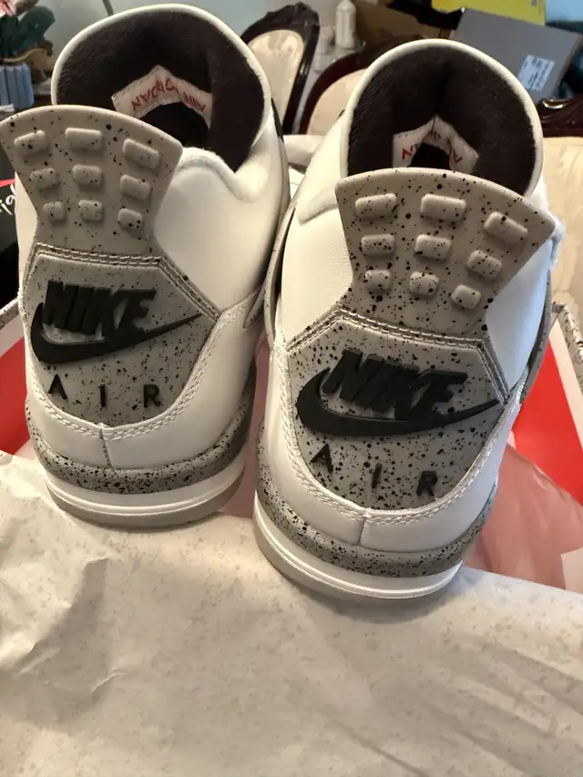 Jordan 4 Retro White Cement 2025 - Size 10, 9.5 in Men's Shoes in City of Toronto - Image 8