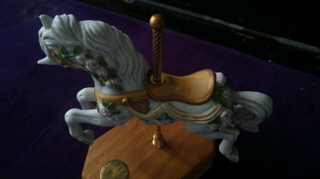 Porcelain Music box Westland numbered Carousel Horse in Arts & Collectibles in City of Toronto - Image 2