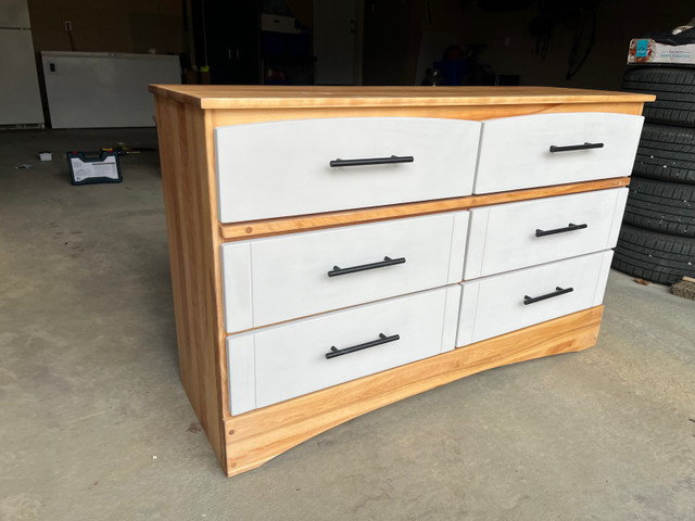 solid wood 6 drawer dresser in Dressers & Wardrobes in St. Albert - Image 2