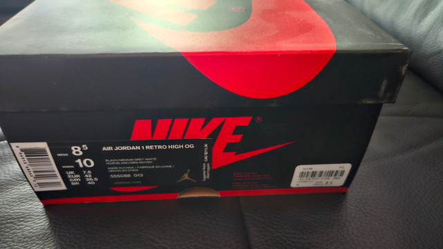 NIKE AIR JORDAN 1 SHADOW HIGH 2018 OG SIZE 8.5 BRAND NEW dans Chaussures pour hommes  à Ville de Montréal - Image 4